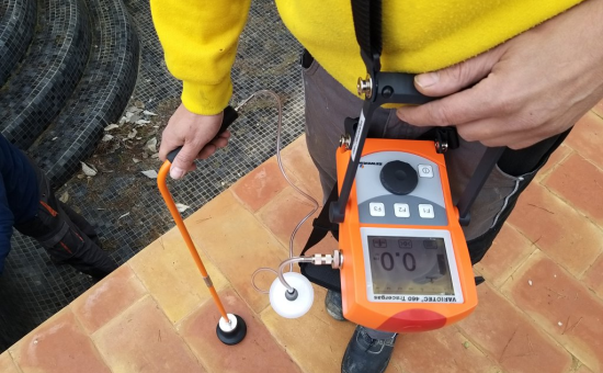 Detecció de fuites d'aigua en piscines