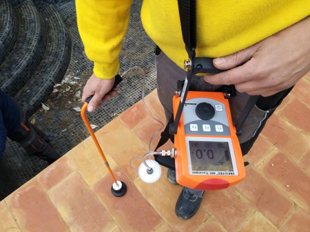 Detecció de fuites d'aigua en piscines