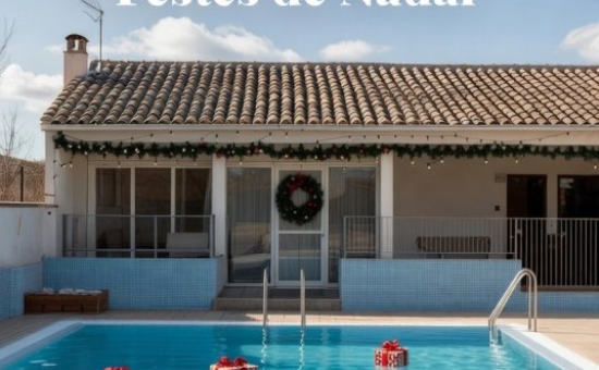 PISCINAS BLANES LES DESEA FELICES FIESTAS!!!