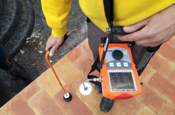 Detecció de fuites d'aigua en piscines