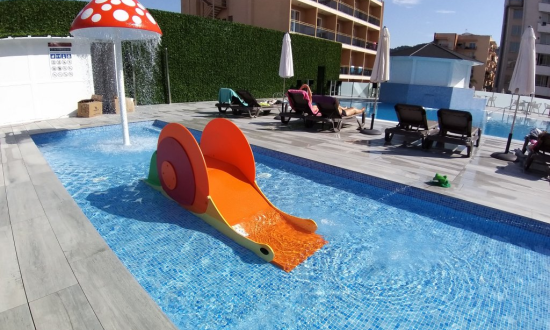 Piscinas del Hotel Maria del Mar (Girona)