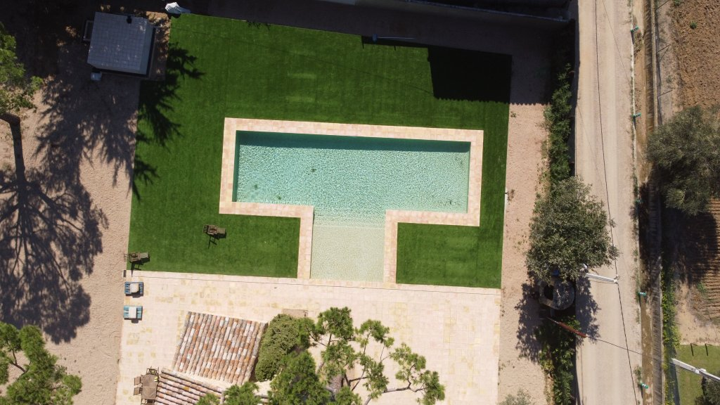 Piscina a una masia