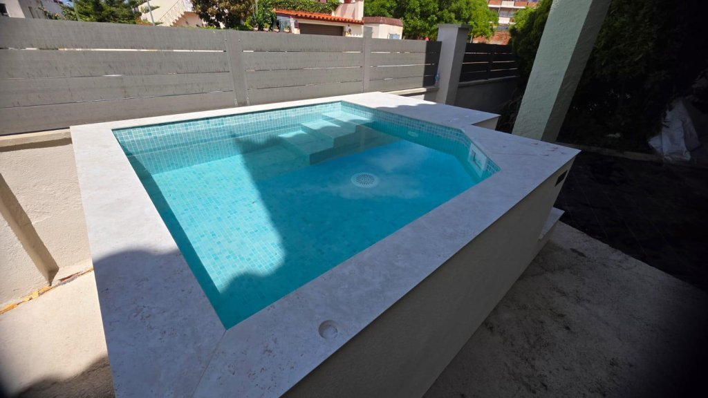 Piscines autoportants